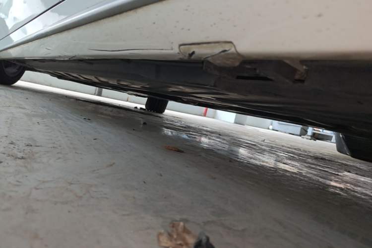 Used Mercedes-Benz C-Class 2016 C 200 L Sport Edition Left Side Sill