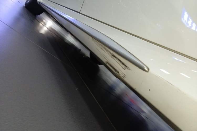 Used Mercedes-Benz C-Class 2016 C 180 L Sport Edition Left Side Sill