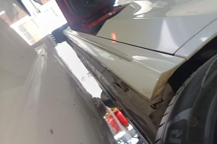 Used Mercedes-Benz C-Class 2016 C 180 L Sport Edition Left Side Sill