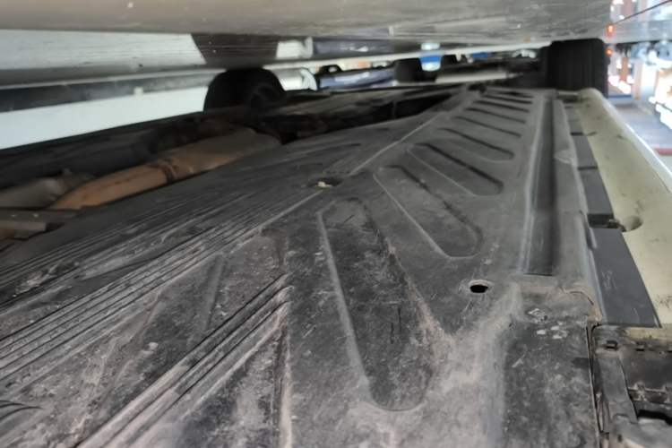 Used Mercedes-Benz C-Class 2016 C 200 L Sport Edition Left Side Sill