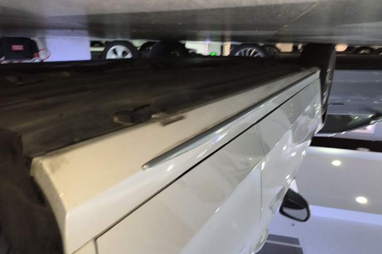 Used Mercedes-Benz C-Class 2016 C 200 L Sport Edition Left Side Sill