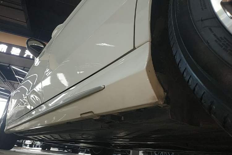 Used Mercedes-Benz C-Class 2016 C 200 L Sport Edition Left Side Sill