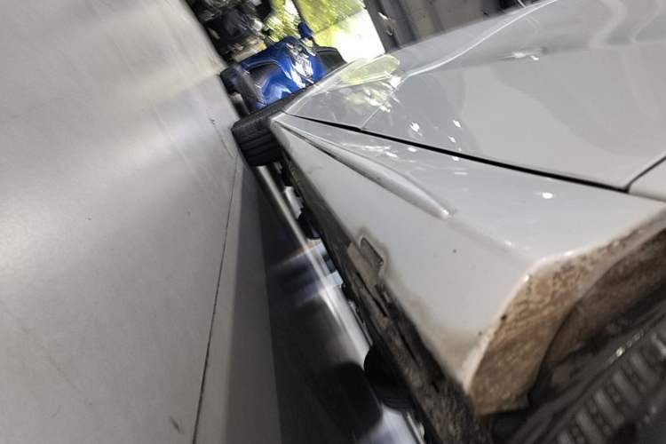 Used Mercedes-Benz C-Class 2016 C 200 Sport Edition Left Side Sill