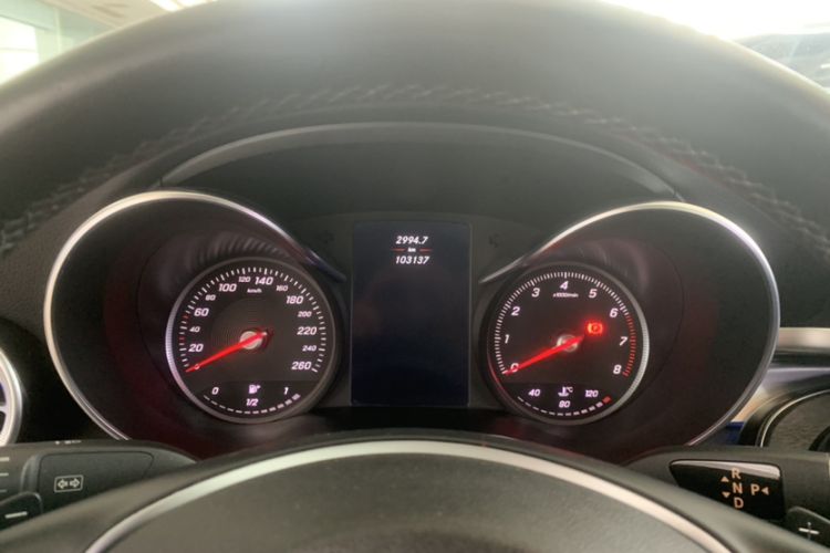 Used Mercedes-Benz C-Class 2016 C 200 L Sport Edition Odometer Close Up