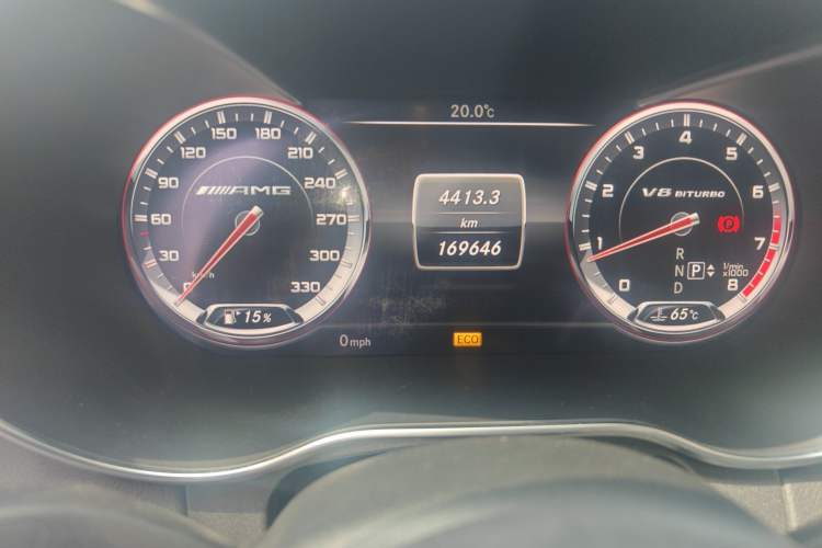 Used Mercedes-Benz C-Class 2016 C 200 L Sport Edition Odometer Close Up