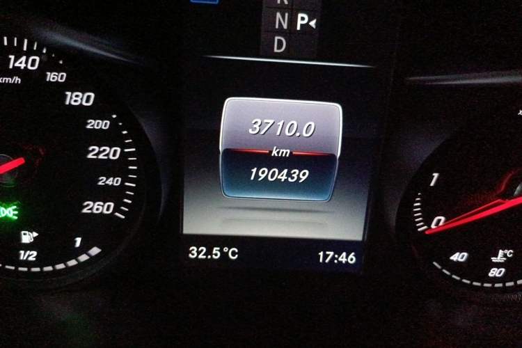 Used Mercedes-Benz C-Class 2016 C 200 L 4MATIC Sport Edition Odometer Close Up