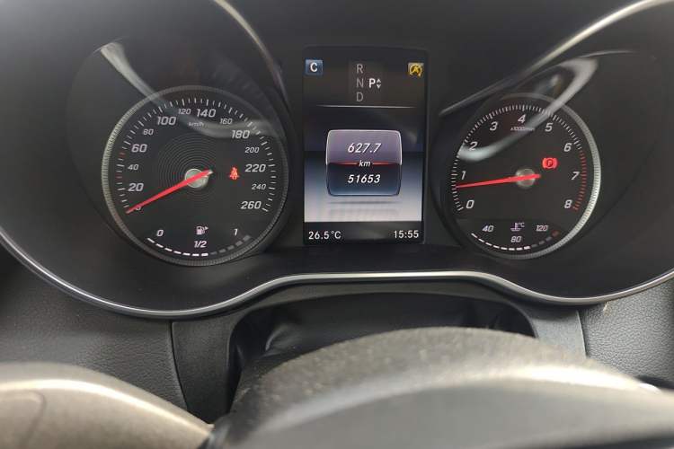 Used Mercedes-Benz C-Class 2016 C 200 L Sport Edition Odometer Close Up