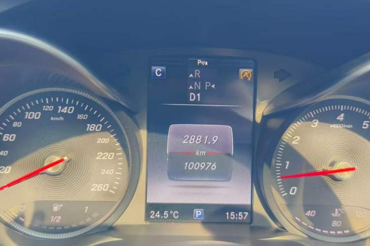 Used Mercedes-Benz C-Class 2016 C 180 L Odometer Close Up