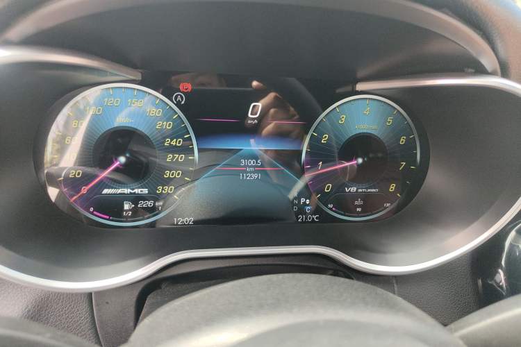 Used Mercedes-Benz C-Class 2016 C 200 Sport Edition Odometer Close Up