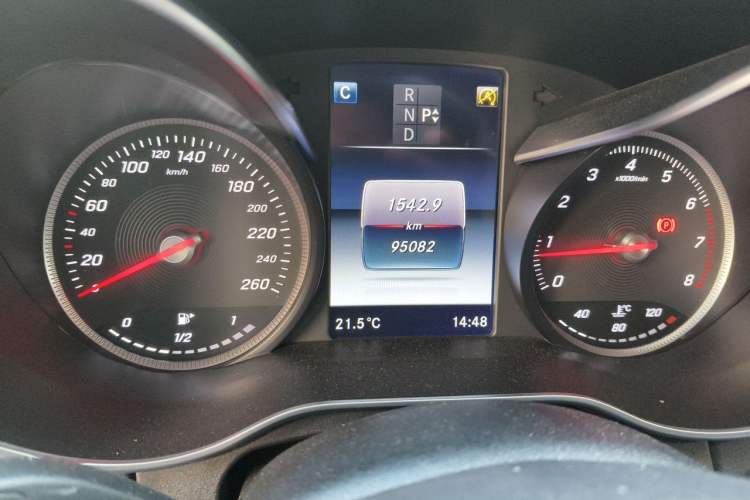 Used Mercedes-Benz C-Class 2016 C 180 L Odometer Close Up