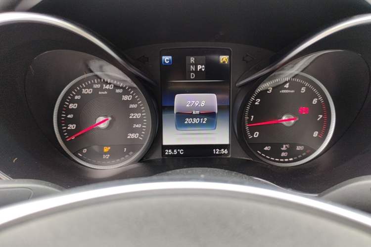 Used Mercedes-Benz C-Class 2016 C 200 Sport Edition 4MATIC Odometer Close Up