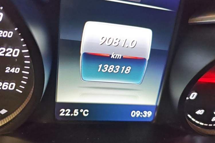 Used Mercedes-Benz C-Class 2016 C 200 L Sport Edition Odometer Close Up