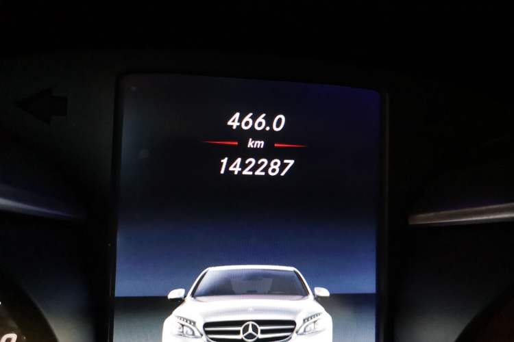 Used Mercedes-Benz C-Class 2016 C 180 L Sport Edition Odometer Close Up