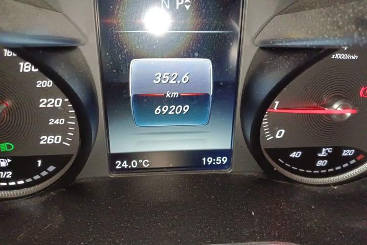 Used Mercedes-Benz C-Class 2016 C 200 Sport Edition Odometer Close Up