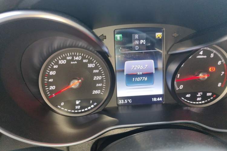 Used Mercedes-Benz C-Class 2016 C 200 L Sport Edition Odometer Close Up
