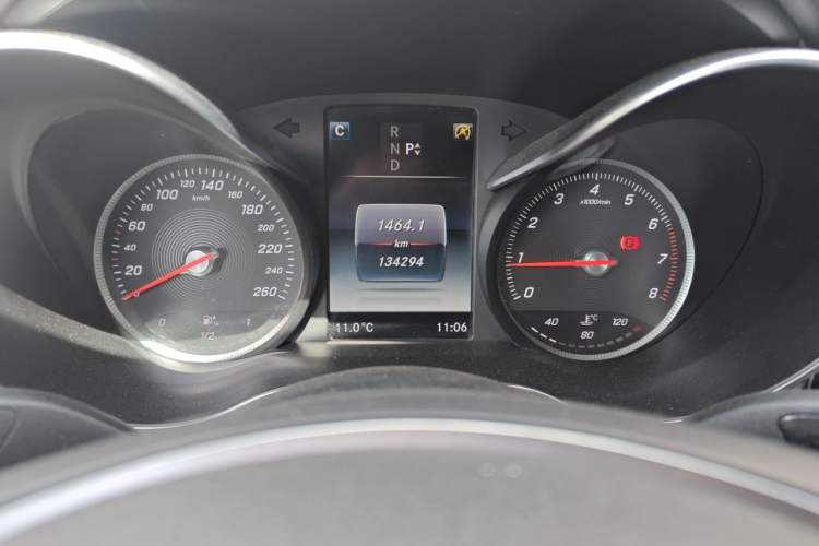 Used Mercedes-Benz C-Class 2016 C 180 L Sport Edition Odometer Close Up