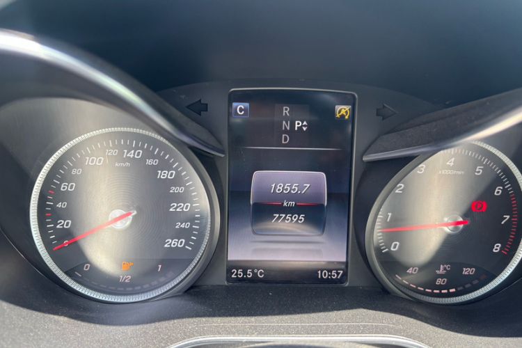 Used Mercedes-Benz C-Class 2016 C 180 L Sport Edition Odometer Close Up