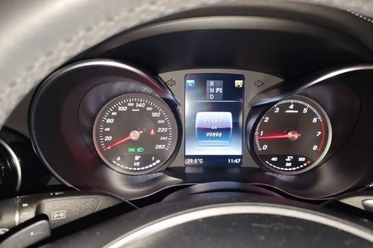Used Mercedes-Benz C-Class 2016 C 200 L Sport Edition Odometer Close Up