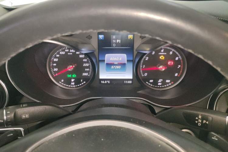 Used Mercedes-Benz C-Class 2016 C 180 L Sport Edition Odometer Close Up