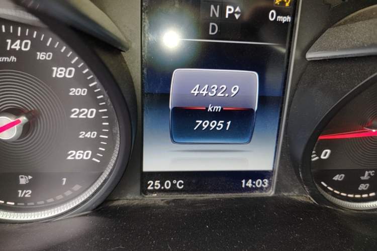 Used Mercedes-Benz C-Class 2016 C 200 L Sport Edition Odometer Close Up