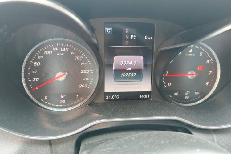 Used Mercedes-Benz C-Class 2016 C 180 L Sport Edition Odometer Close Up