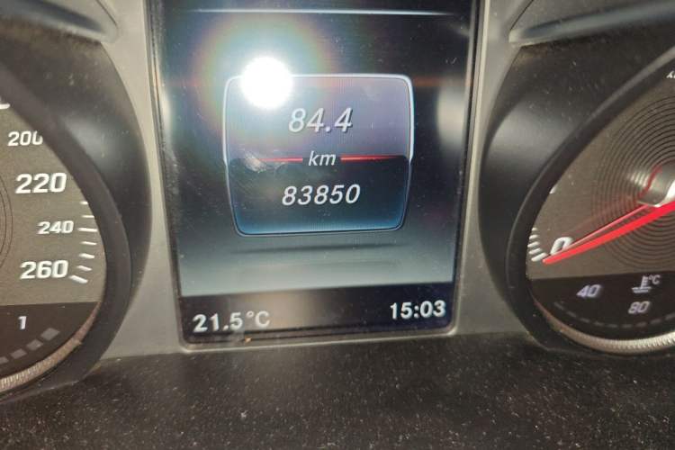 Used Mercedes-Benz C-Class 2016 C 180 L Sport Edition Odometer Close Up