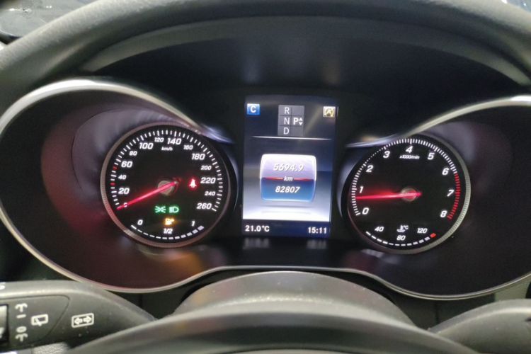 Used Mercedes-Benz C-Class 2016 C 180 Estate Odometer Close Up