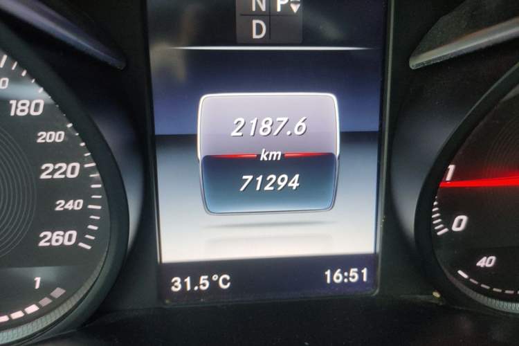 Used Mercedes-Benz C-Class 2016 C 180 L Sport Edition Odometer Close Up