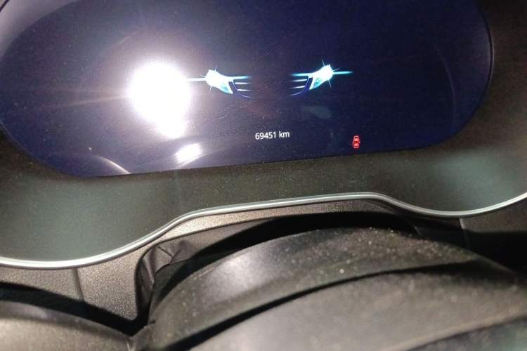 Used Mercedes-Benz C-Class 2016 C 200 Coupe Odometer Close Up