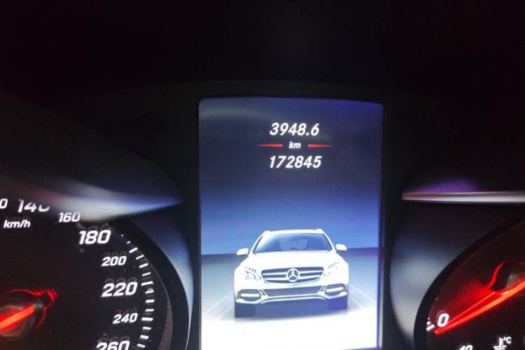 Used Mercedes-Benz C-Class 2016 C 180 Estate Odometer Close Up