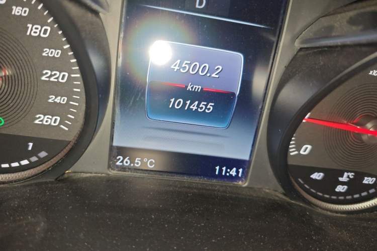Used Mercedes-Benz C-Class 2016 C 200 L 4MATIC Sport Edition Odometer Close Up