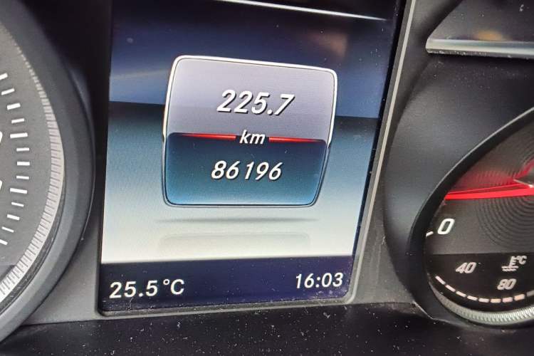 Used Mercedes-Benz C-Class 2016 C 200 L Sport Edition Odometer Close Up