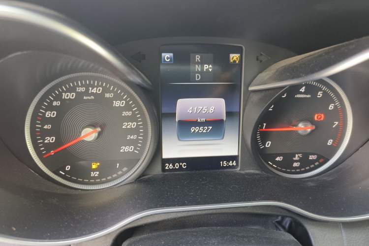 Used Mercedes-Benz C-Class 2016 C 180 L Sport Edition Odometer Close Up