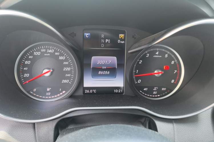 Used Mercedes-Benz C-Class 2016 C 180 L Sport Edition Odometer Close Up