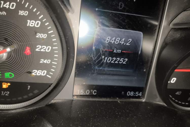 Used Mercedes-Benz C-Class 2016 C 200 L Sport Edition Odometer Close Up