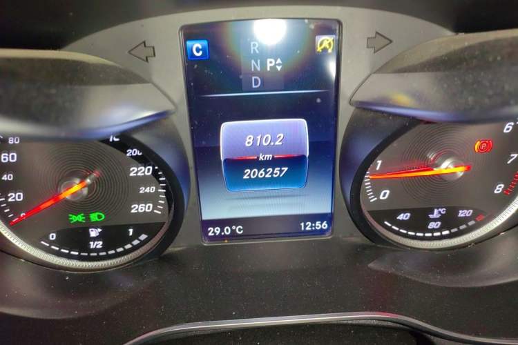 Used Mercedes-Benz C-Class 2016 C 200 L Sport Edition Odometer Close Up