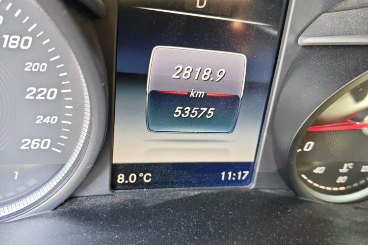 Used Mercedes-Benz C-Class 2016 C 200 L Odometer Close Up