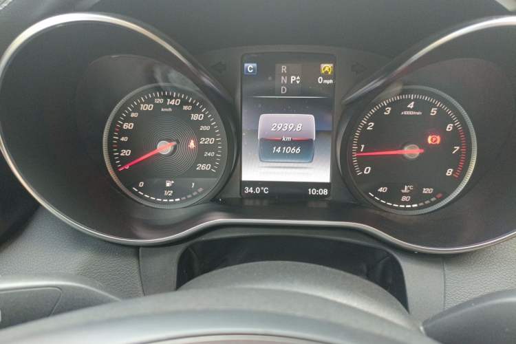 Used Mercedes-Benz C-Class 2016 C 200 L Sport Edition Odometer Close Up