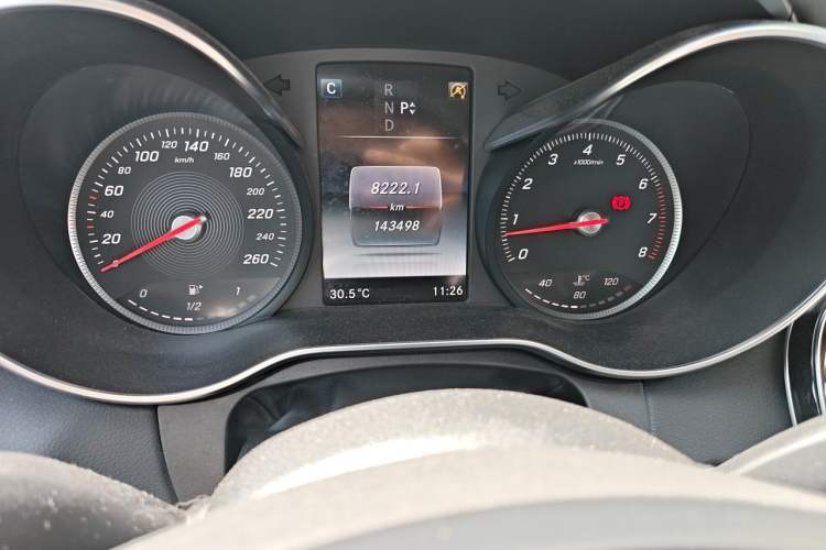 Used Mercedes-Benz C-Class 2016 C 200 L Odometer Close Up