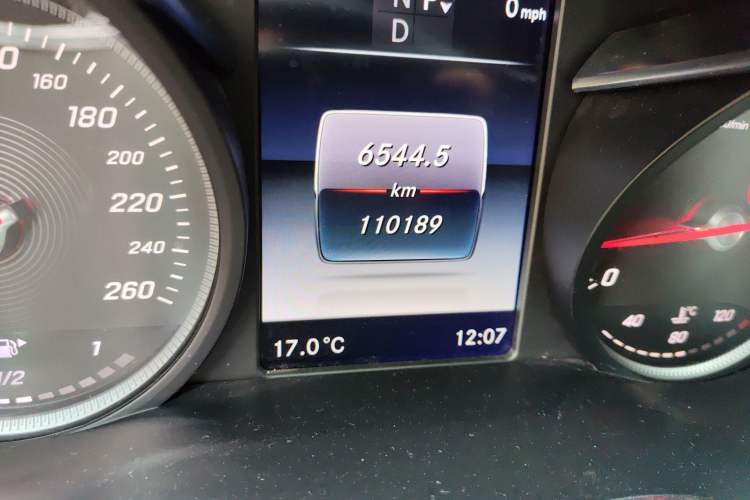 Used Mercedes-Benz C-Class 2016 C 180 L Sport Edition Odometer Close Up