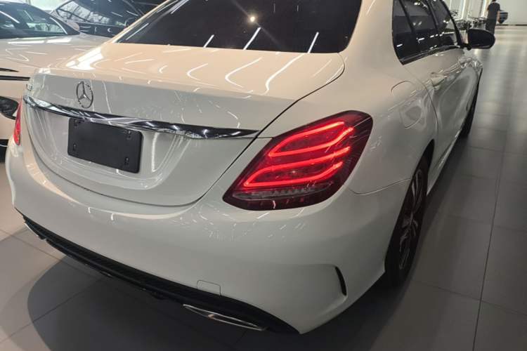 Used Mercedes-Benz C-Class 2016 C 200 Sport Edition Rear Right 45 Deg