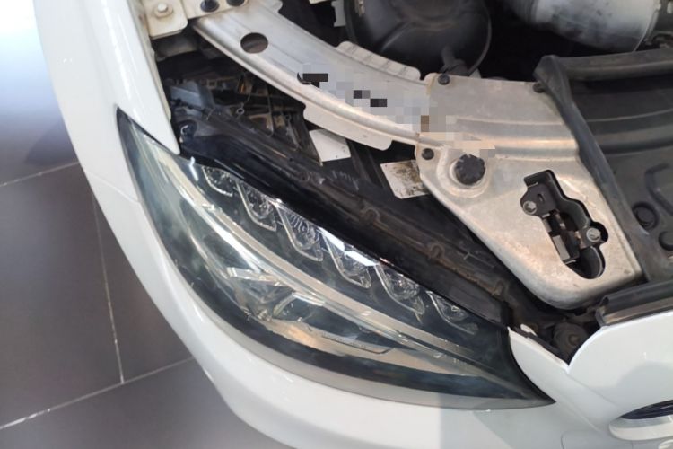 Used Mercedes-Benz C-Class 2016 C 180 L Sport Edition Right Front Headlight