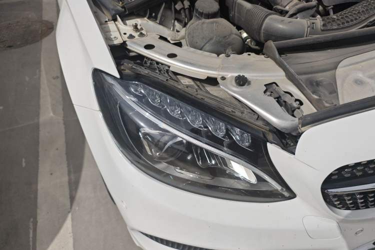 Used Mercedes-Benz C-Class 2016 C 180 L Sport Edition Right Front Headlight