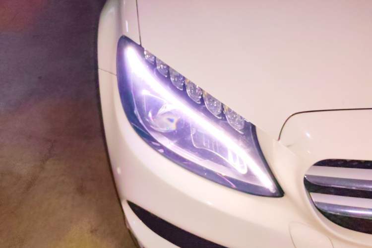 Used Mercedes-Benz C-Class 2016 C 180 L Sport Edition Right Front Headlight