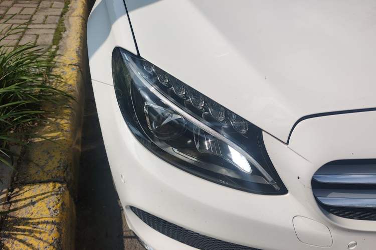 Used Mercedes-Benz C-Class 2016 C 200 L Sport Edition Right Front Headlight
