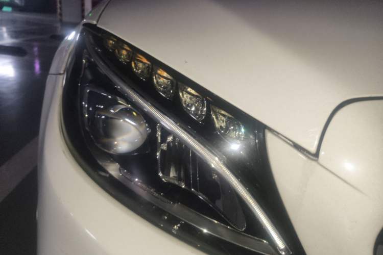 Used Mercedes-Benz C-Class 2016 C 200 4MATIC Coupe Right Front Headlight