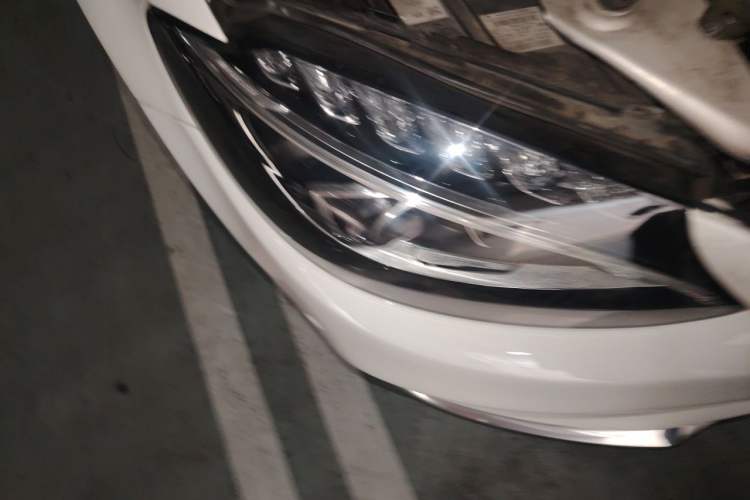 Used Mercedes-Benz C-Class 2016 C 200 L Sport Edition Right Front Headlight
