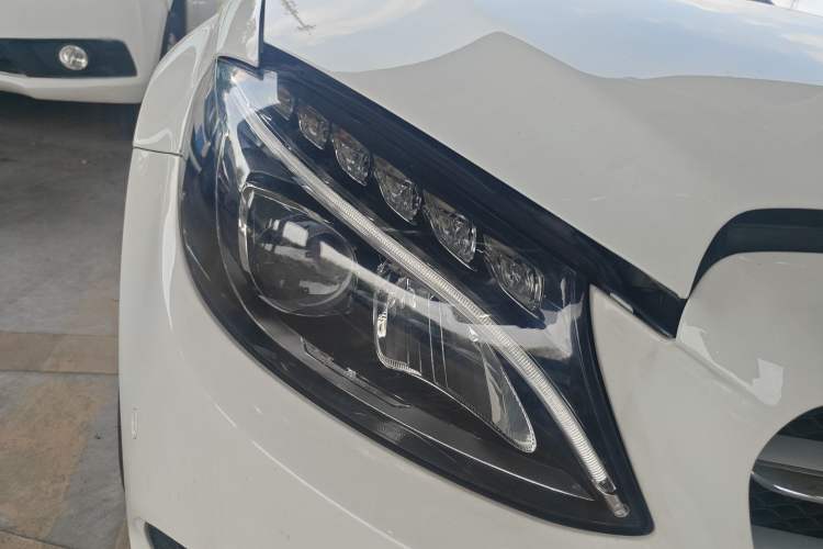 Used Mercedes-Benz C-Class 2016 C 180 L Sport Edition Right Front Headlight