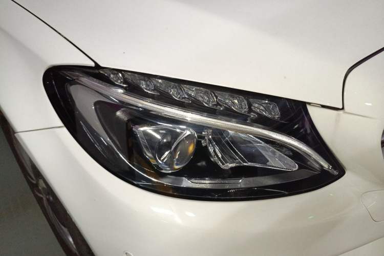 Used Mercedes-Benz C-Class 2016 C 180 L Sport Edition Right Front Headlight