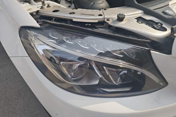 Used Mercedes-Benz C-Class 2016 C 200 4MATIC Coupe Right Front Headlight